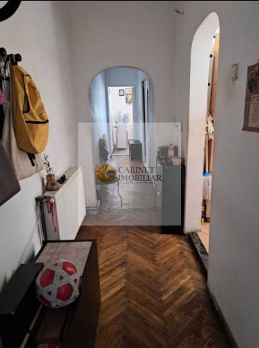 2 camere | Calea Victoriei | Centrala Proprie | De Renovat - Poză 1