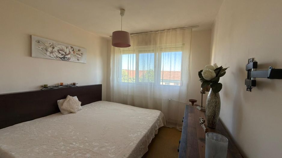 Ap 3 camere, decomandat,etaj 5 – zona Piața Rogerius.Pret 108.000 euro - Poză 6