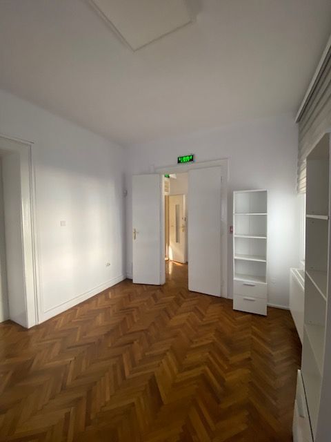 Spatiu de birou zona centrală - Poză 15