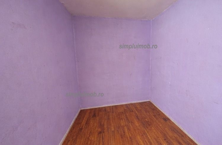 garsoniera Bd 1 Decembrie parter inalt - Poză 2