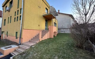 Casa individuala 210 mp, teren 400mp, 6 parcari, birou/comercial - Poză 1