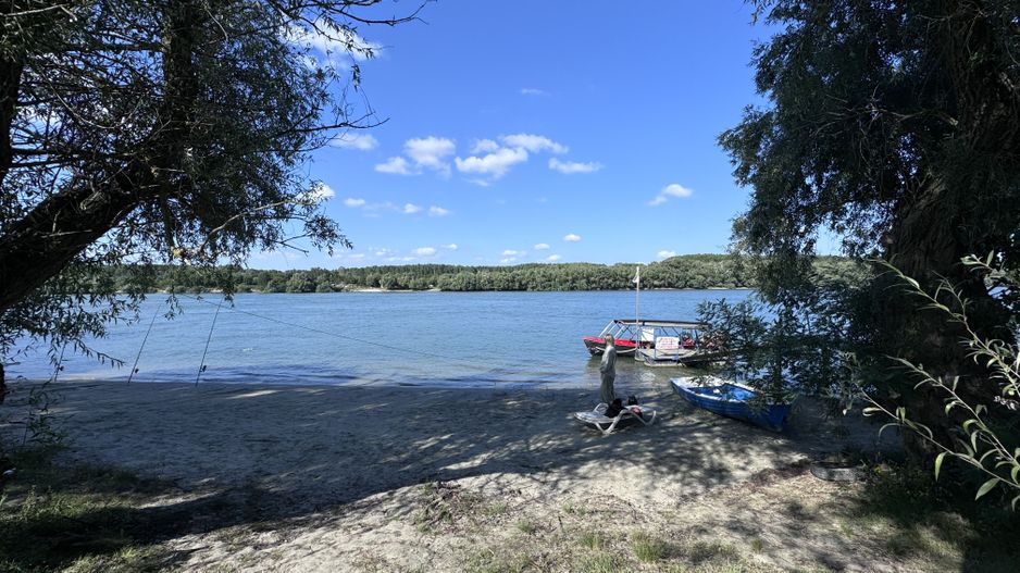 Hotel 25 camere 100 m deschidere DELTA DUNARII teren 12000 mp acces auto - Poză 31