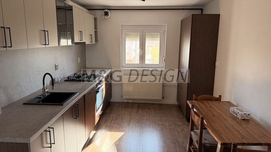 Apartament  2 camere Soarelui  decomandat - Poză 4