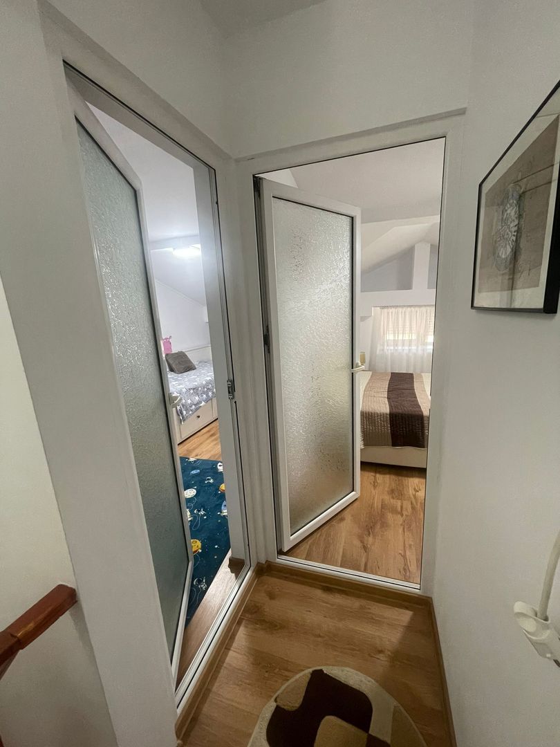 Apartament/mansardă 3 camere,Micro 17,utilat si mobilat - Poză 19