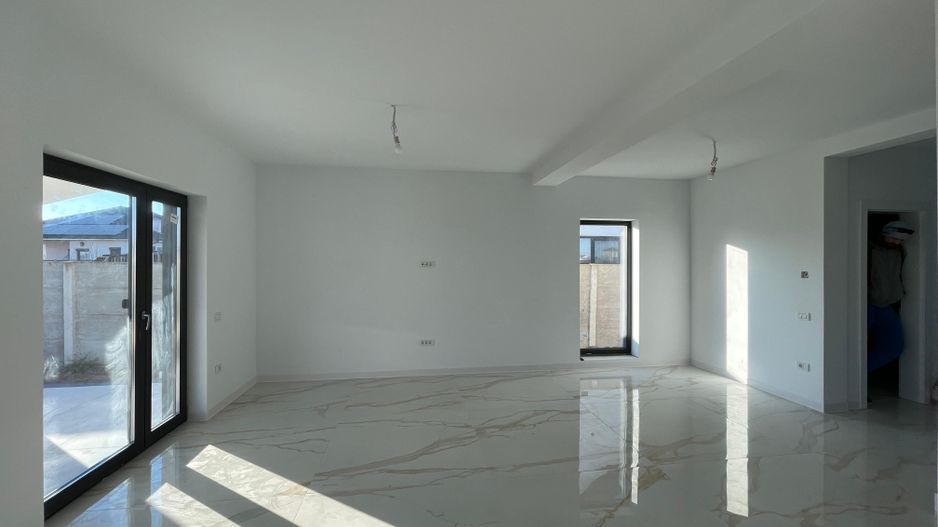 Duplex despartit prin camera tehnica - finisaje premium - Poză 13