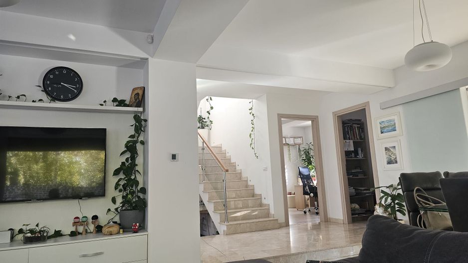 Vila de inchiriat | Otopeni central| - Poză 3