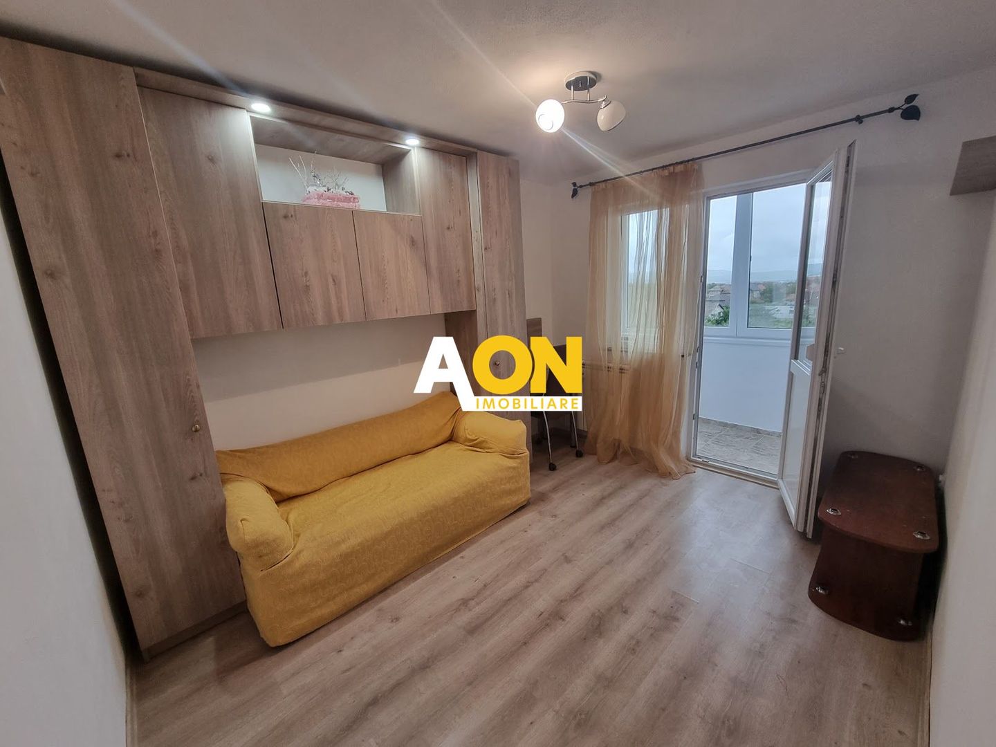 Apartament cu 2 Camere, Decomandat, Zona Cetate - Poză 4