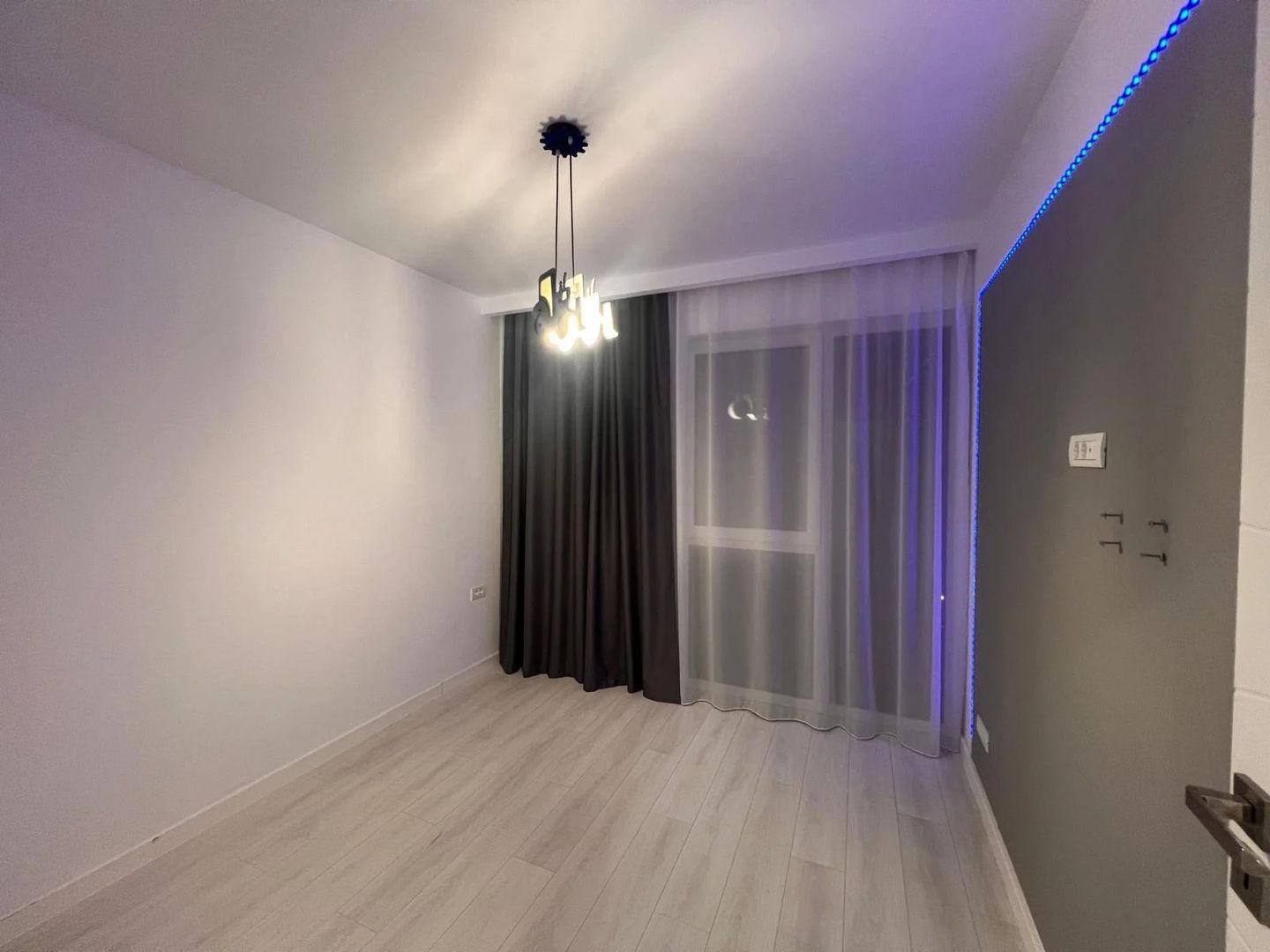 Apartament 2 Camere, Zona Aradului, Mobilat si Utilat Complet, Parcare Subterana - Poză 3