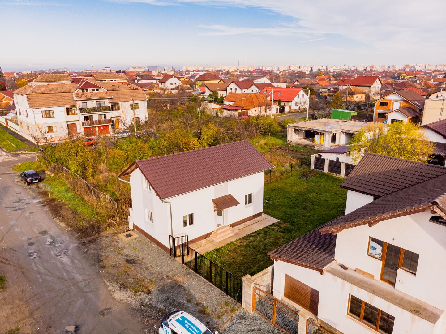 Vilă cu 3 camere la cheie în Bujac - Poză 6