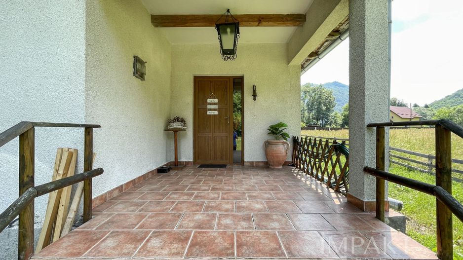 Vila superba 300mp + teren 1400mp & front la rau in Somesul Rece. - Poză 6