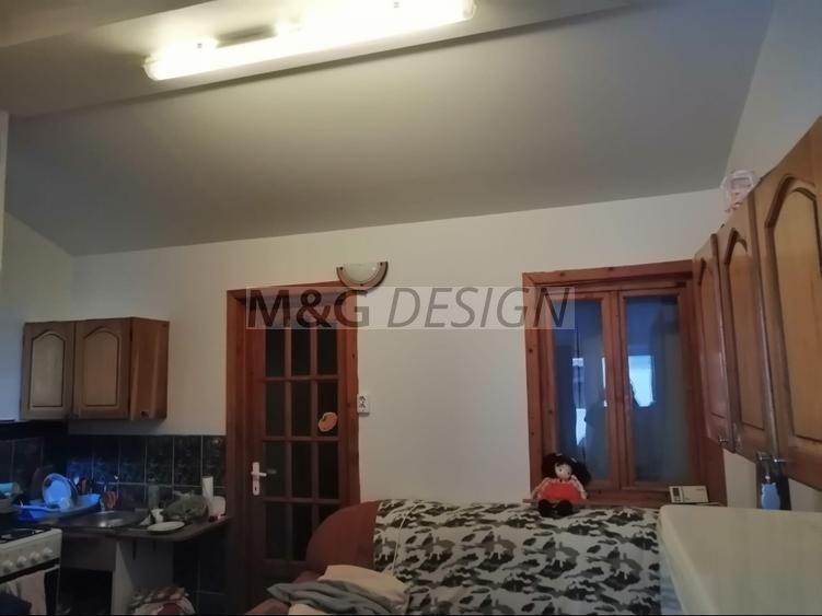 Apartament 2 camere  la curte cu centrala - Poză 2