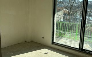 Apartament de vanzare - Poză 2