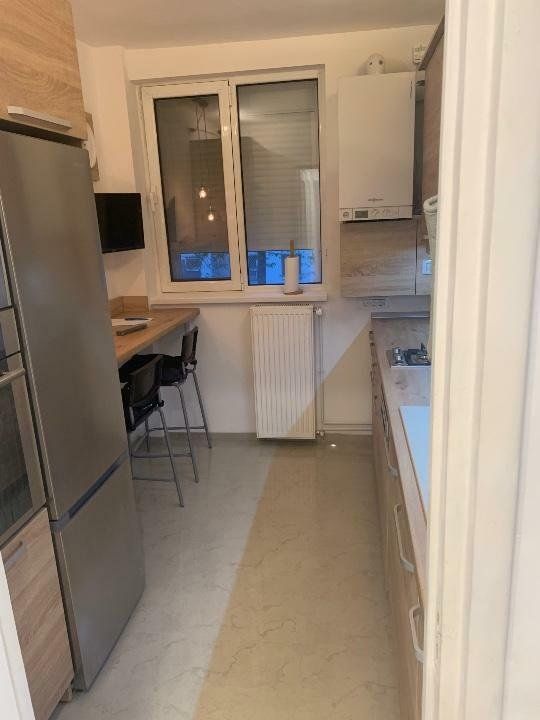 Inchiriez - 3 camere - renovat recent - anvelopat . - Poză 7