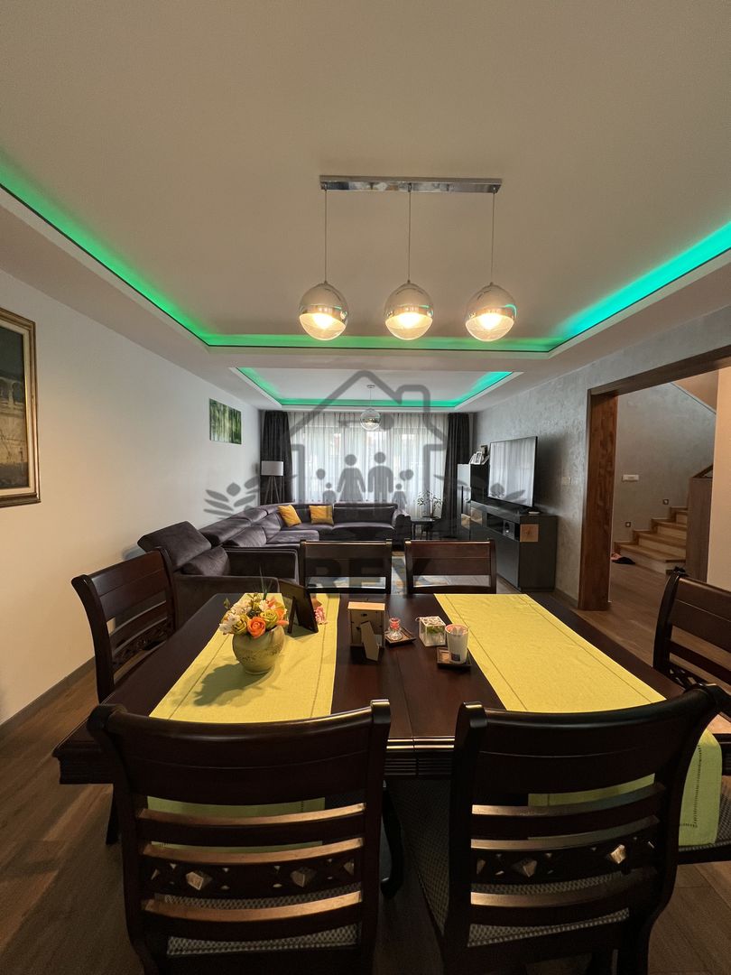 Casă de tip triplex la vânzare 6 camere /Șelimbăr /Secția 1 de Poliție - Poză 19