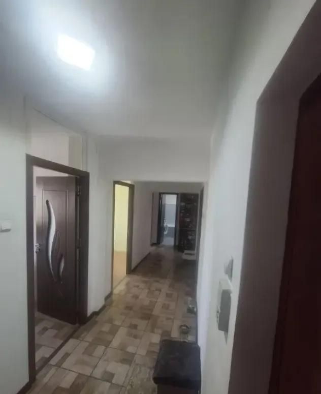 Centru Civic , 3 camere, decomandate, 77mp, 125000Euro - Poză 3
