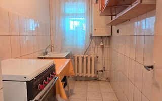 Apartament cu 2 camere, decomandate, etaj 10, VASLUI - zona NORD; - Poză 3