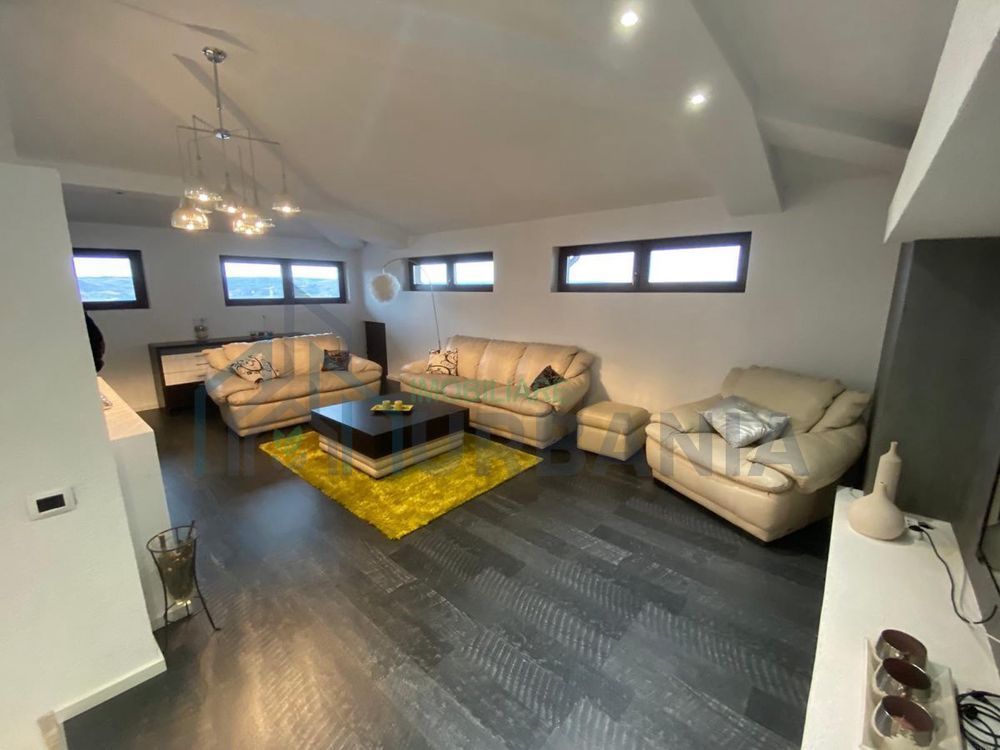 Apartament tip penthouse 3 niveluri Valea Lupului de inchiriat - Poză 2