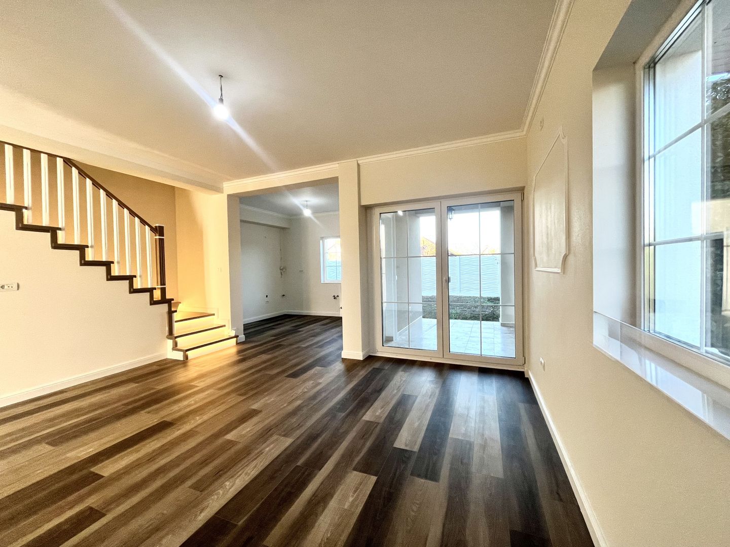 Duplex premium în Moșnița Nouă, separat prin camera tehnică, P+ 1 etaj - Poză 1
