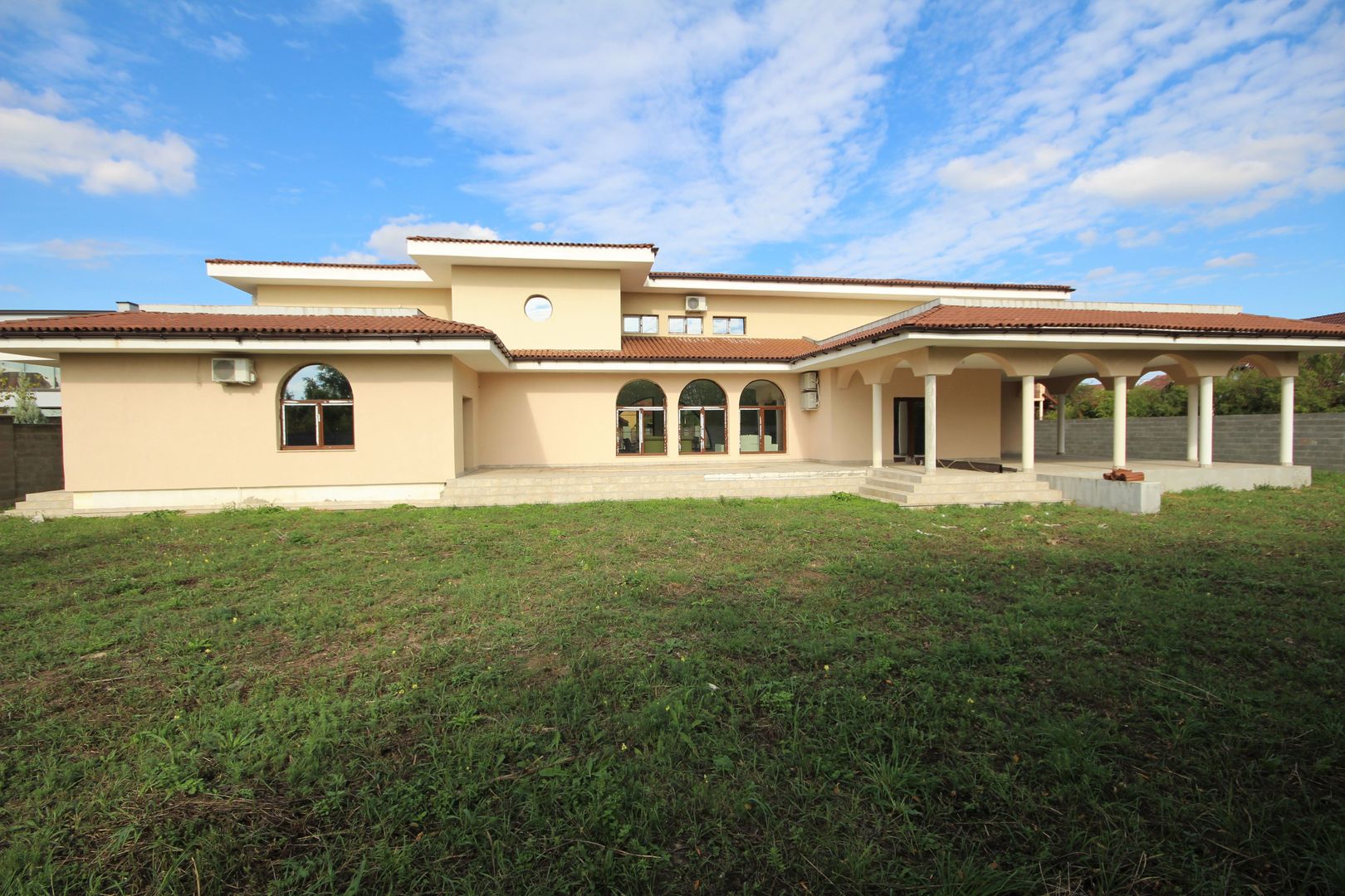 Casa stil mediteranian in Dumbravita - Poză 1