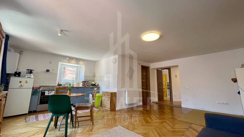 Apartament ultracentral cu suprafata de 66mp utili - Poză 1