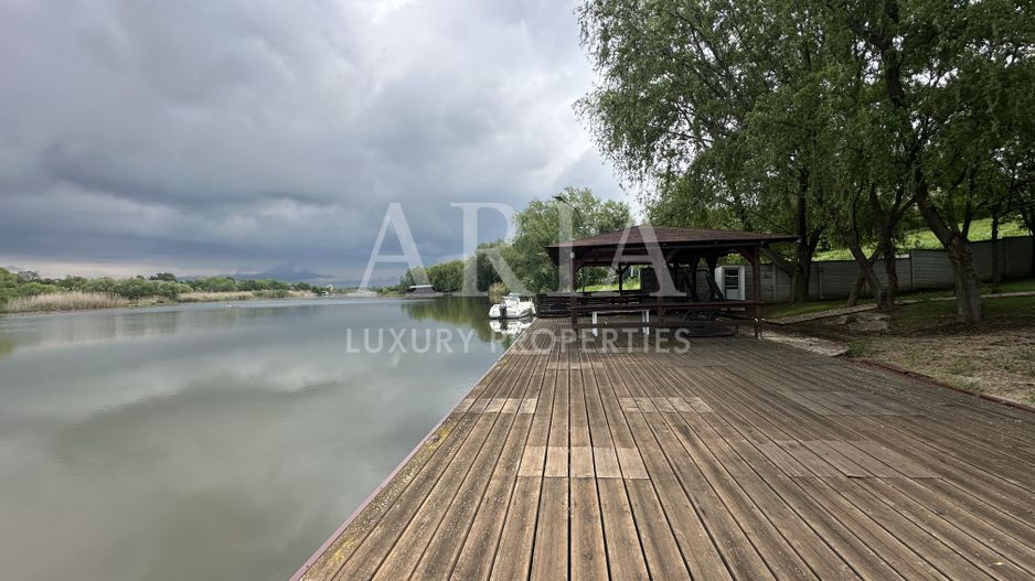 SNAGOV VILA | 36m DESCHIDERE LA LAC | PONTON 250mp | JACUZZI | SPA | BOWLING - Poză 11