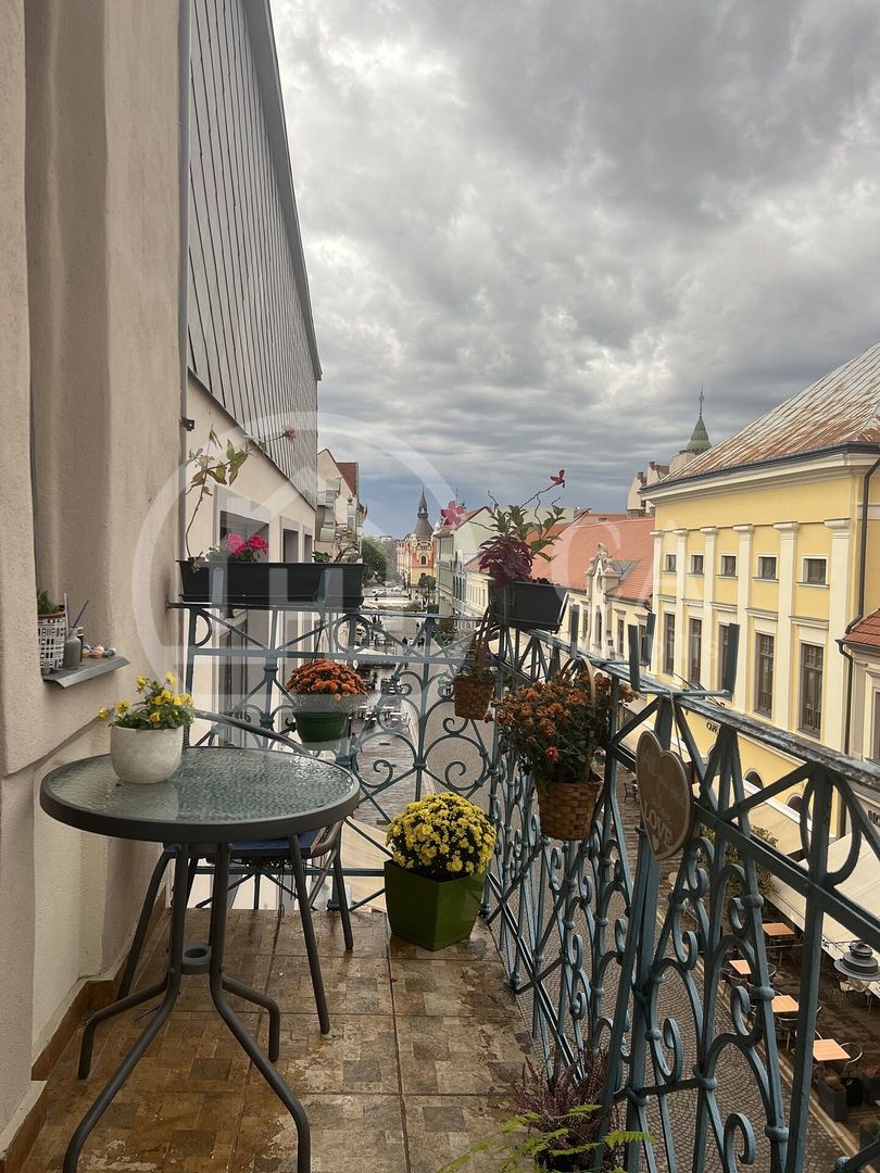 Apartament cu 4 camere de vanzare Ultracentral Oradea - Poză 8