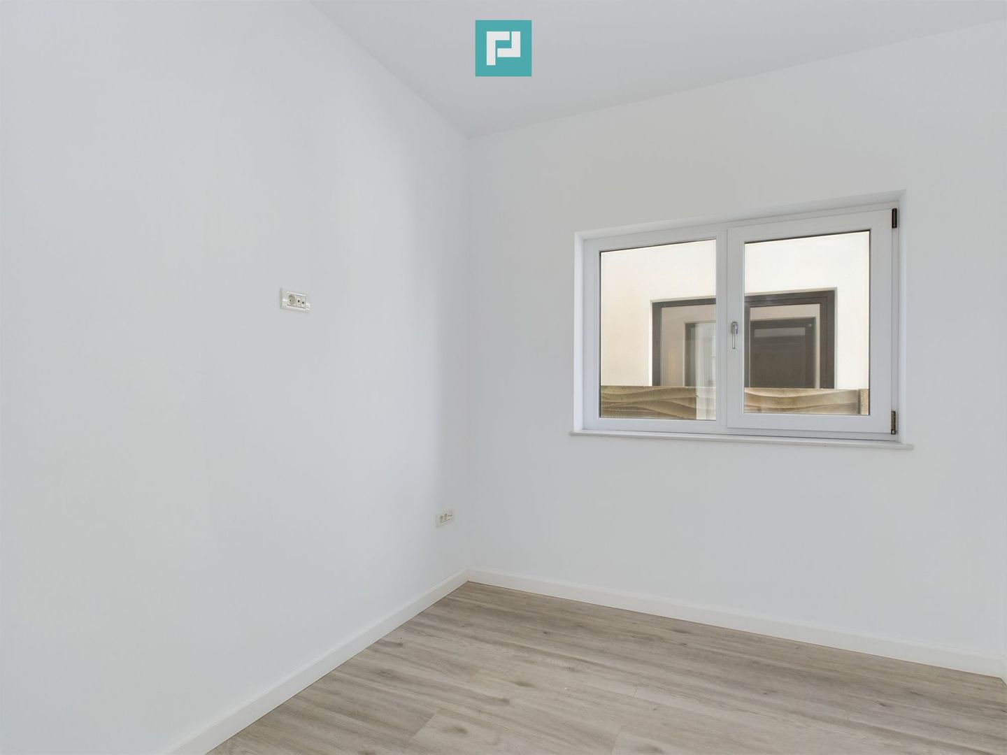Duplex cu 5 camere în Ghiroda - Poză 16