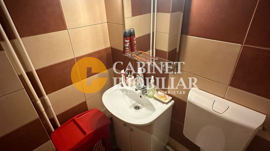 PACURARI - 3 CAMERE DECOMANDAT - ETAJ 2 - BLOC 1990 - Poză 5