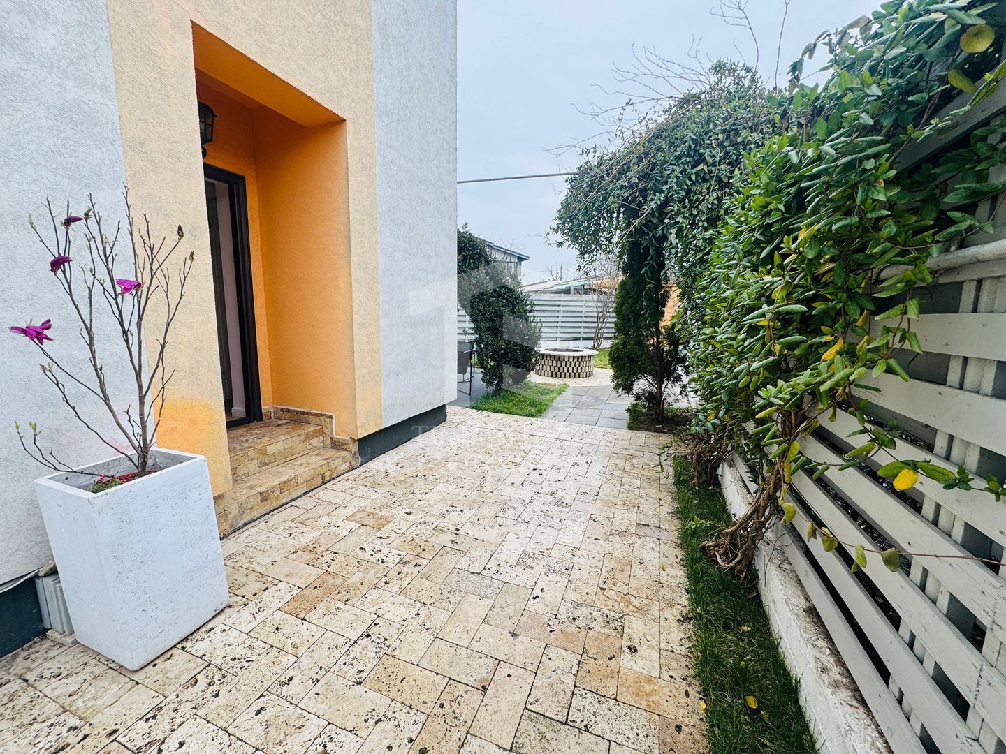 Popesti-Leordeni central vila individuala 130m utili curte 200 mp - Poză 22