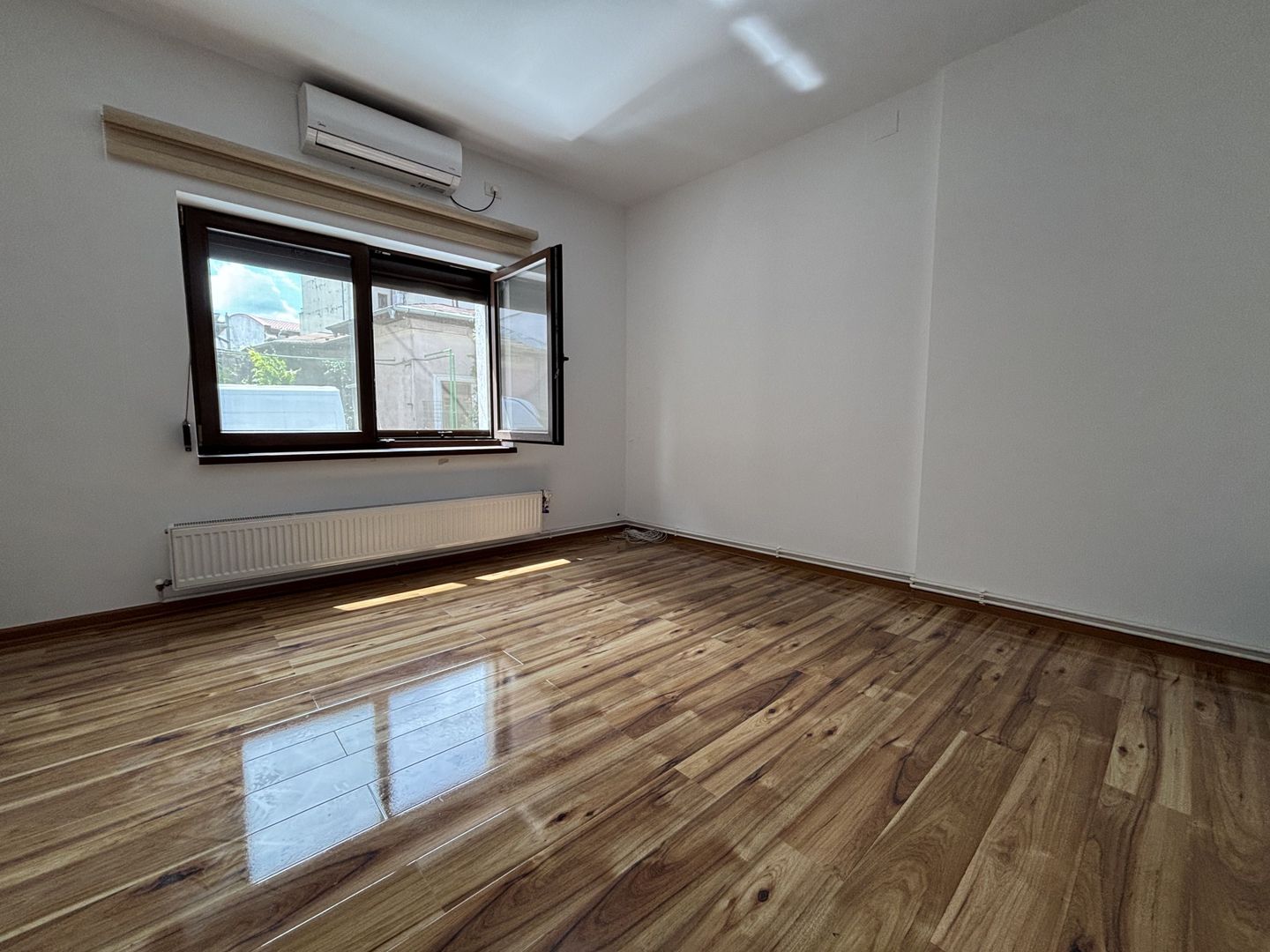 VILA | 2 CAMERE | CURTE - Poză 6