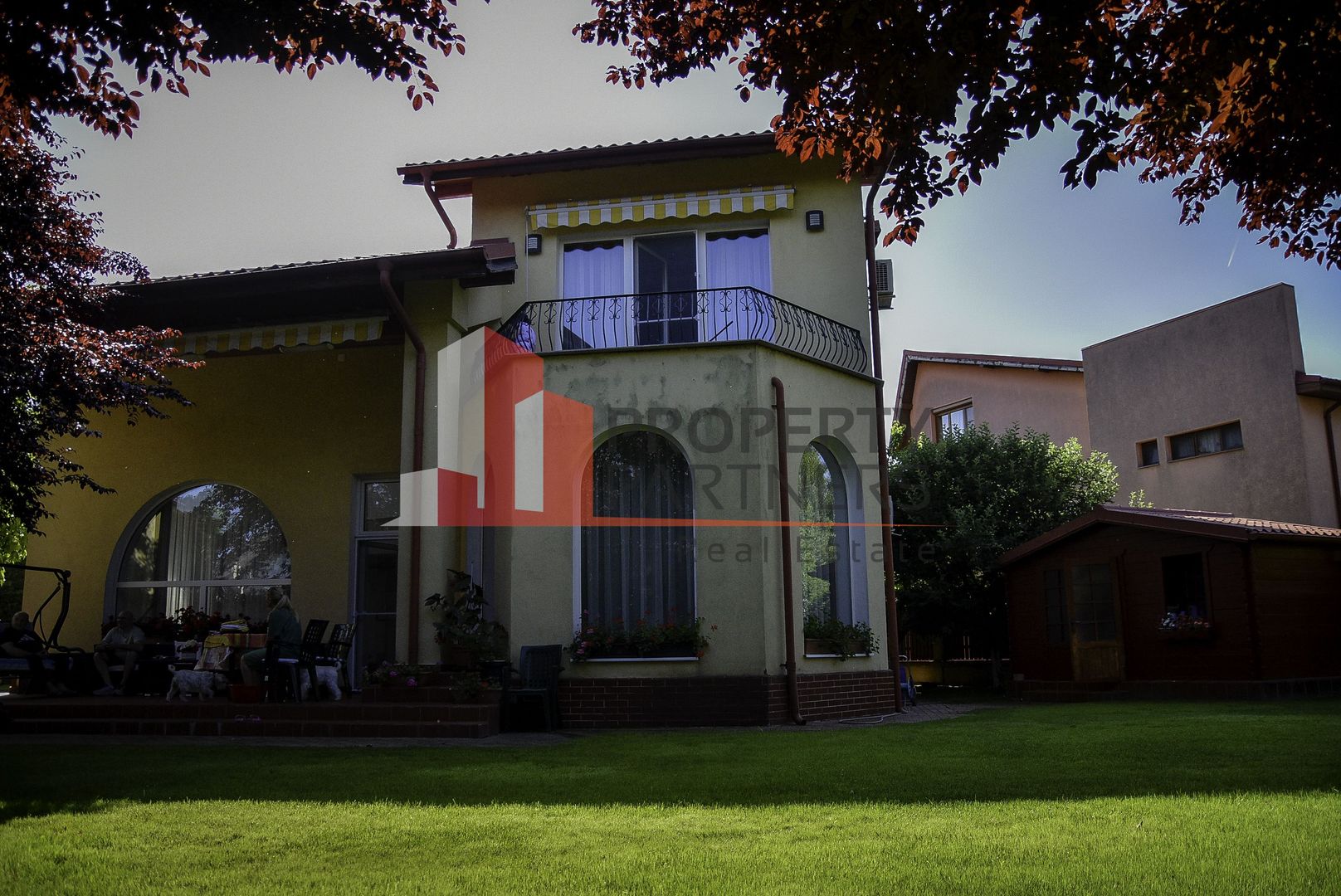 Vila spatioasa cu teren mare Jollie Ville - Poză 4