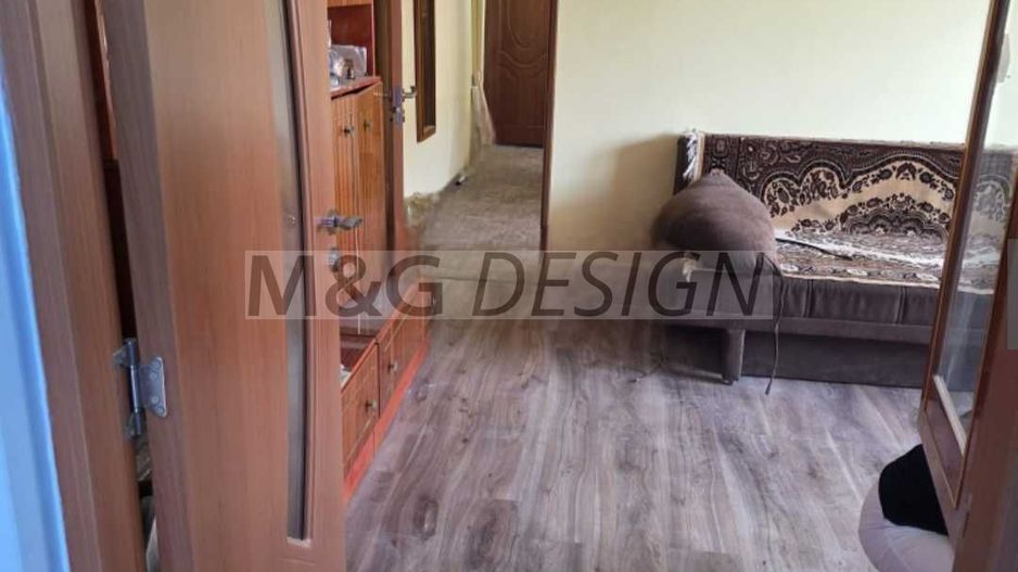 Apartament 3 camere Sgului etaj 2 cu centrala - Poză 1