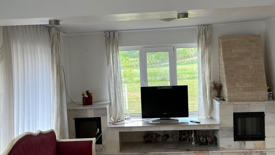 Casa de vanzare in localitatea Cuzap - Poză 4