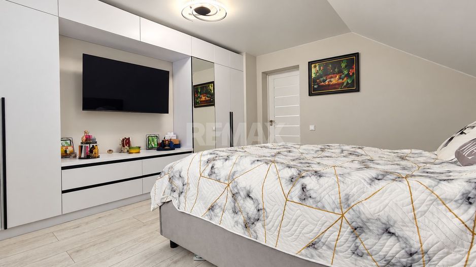CASĂ TIP DUPLEX ÎN SÎNGERA | 220 m² | 4 DORMITOARE | 6 ARI - Poză 12