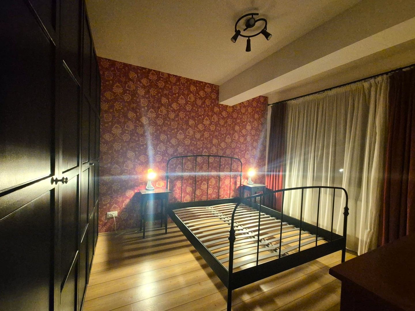 Bloc nou, sectiune mare, apartament 3 camere cu semineu, terasă mare si garaj - Poză 14