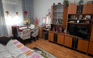 Apartament 2 camere de vânzare – Micro 7, Strada Pinilor | Etaj 10/10 - Poză 1