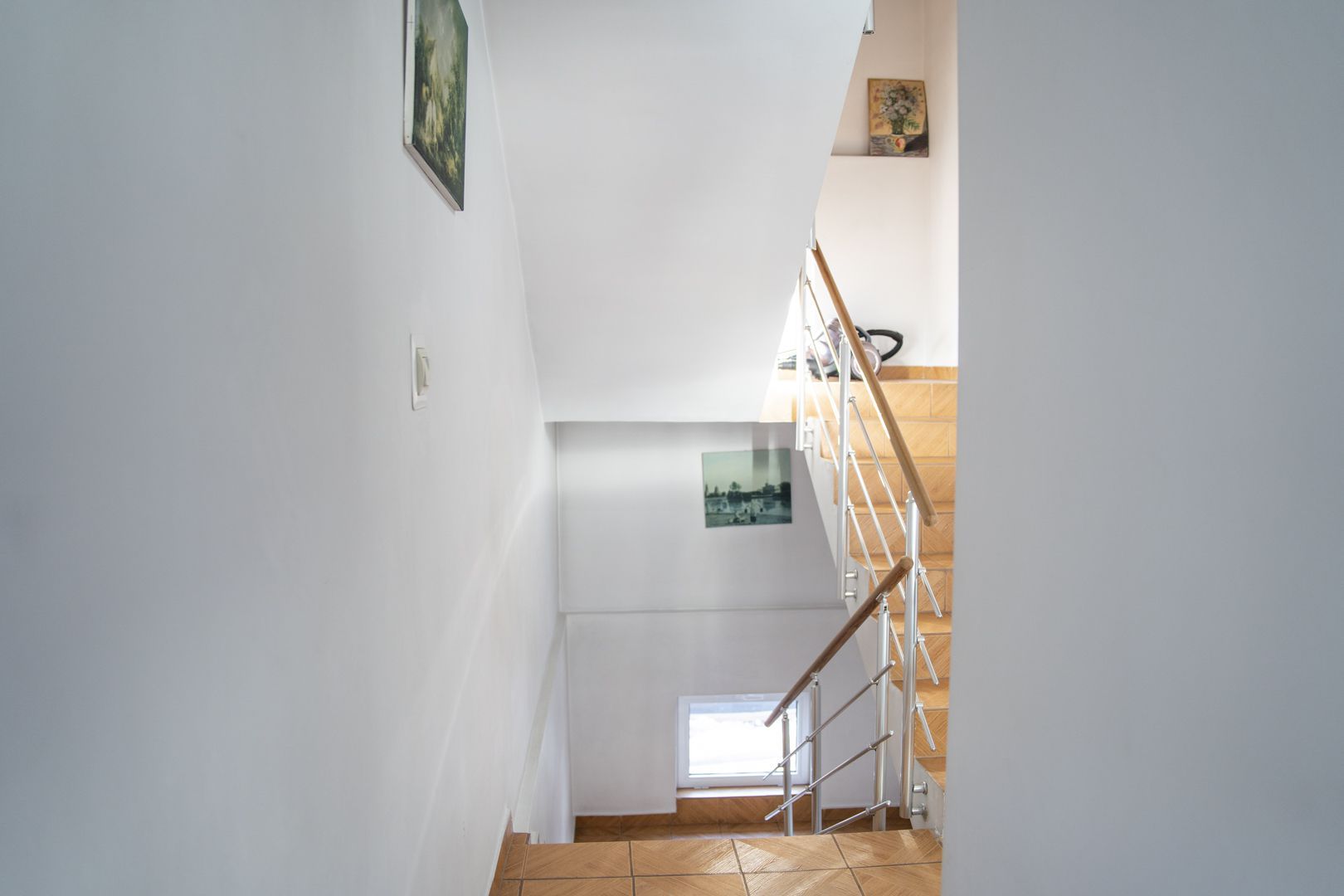 Brancoveanu, S+P+1Et+M(locuibila), 5 camere, garaj, statii metrou, stb - Poză 7