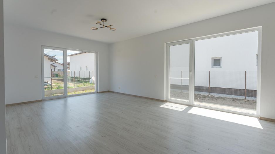 Casa de închiriat în Sânpetru - bucatarie mobilata si utilata - Poză 4