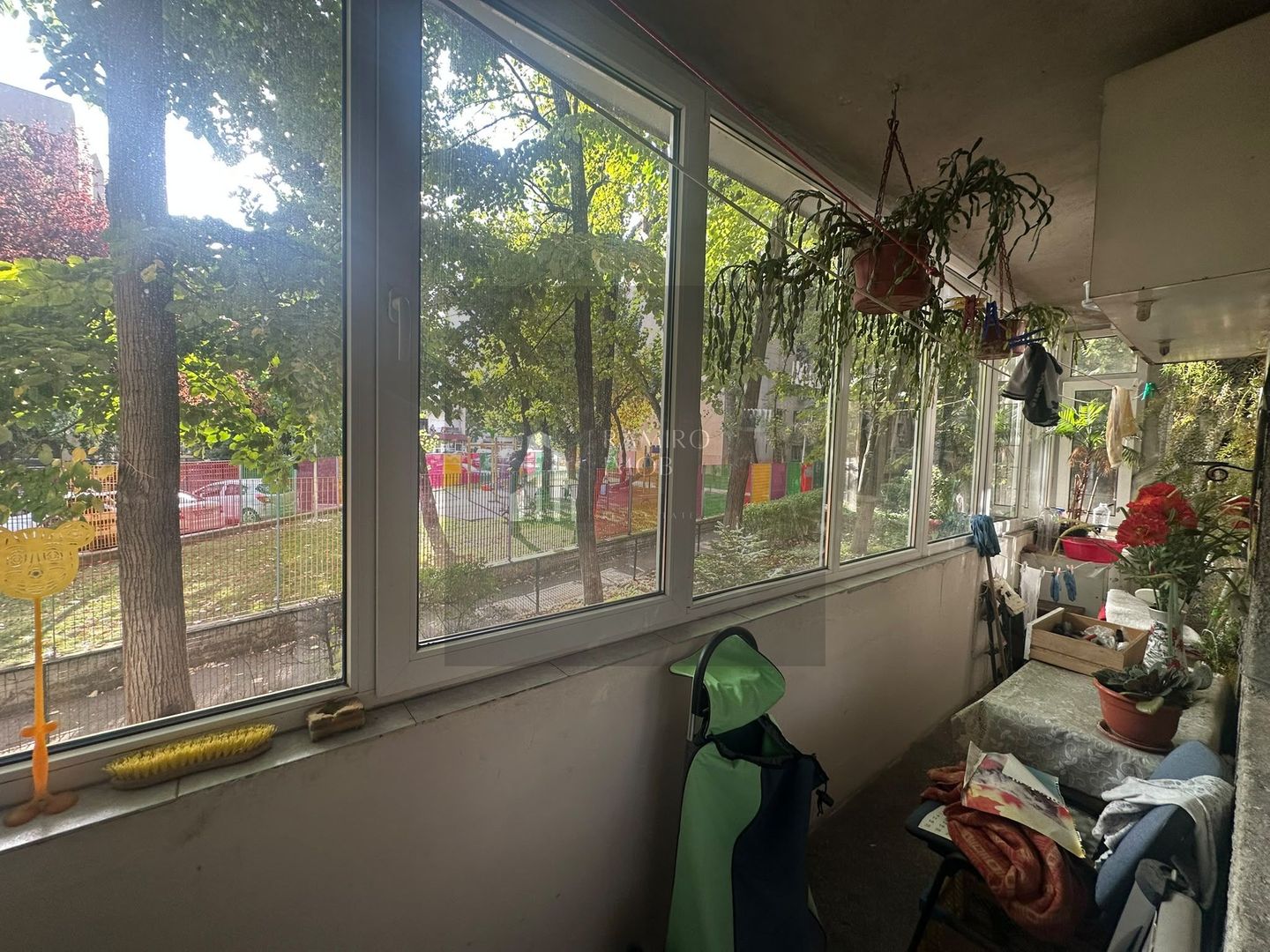 Apartament 4 camere 5 min Metrou Aparatorii Patriei - Poză 2