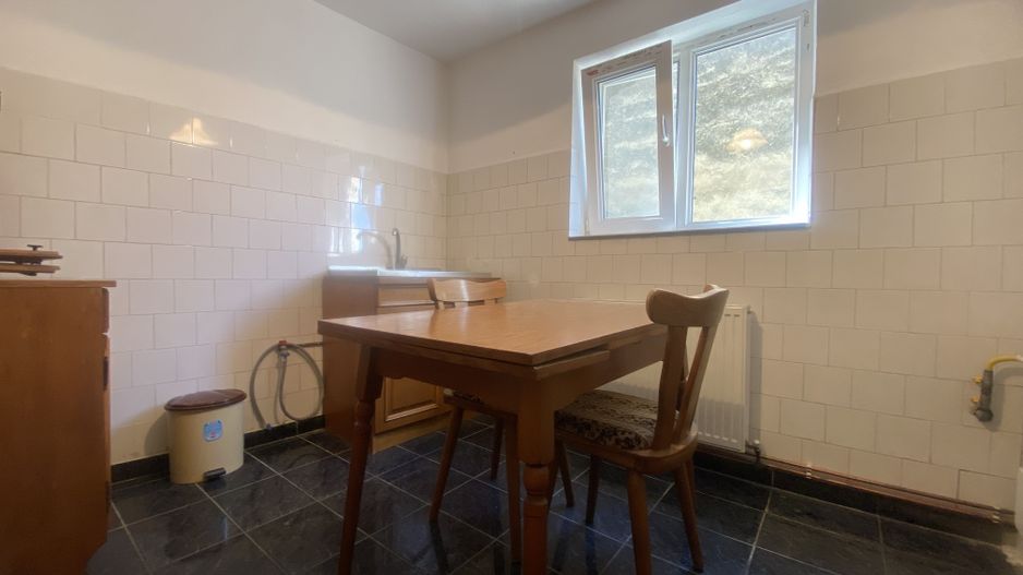 Vanzare apartament -3 camere la casă, etaj 1+pod+cota teren–Târgoviște - Poză 6