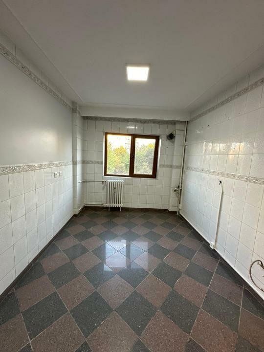 Vand apartament 4 camere Drumul Taberei Valea Argesului 2 - Poză 8