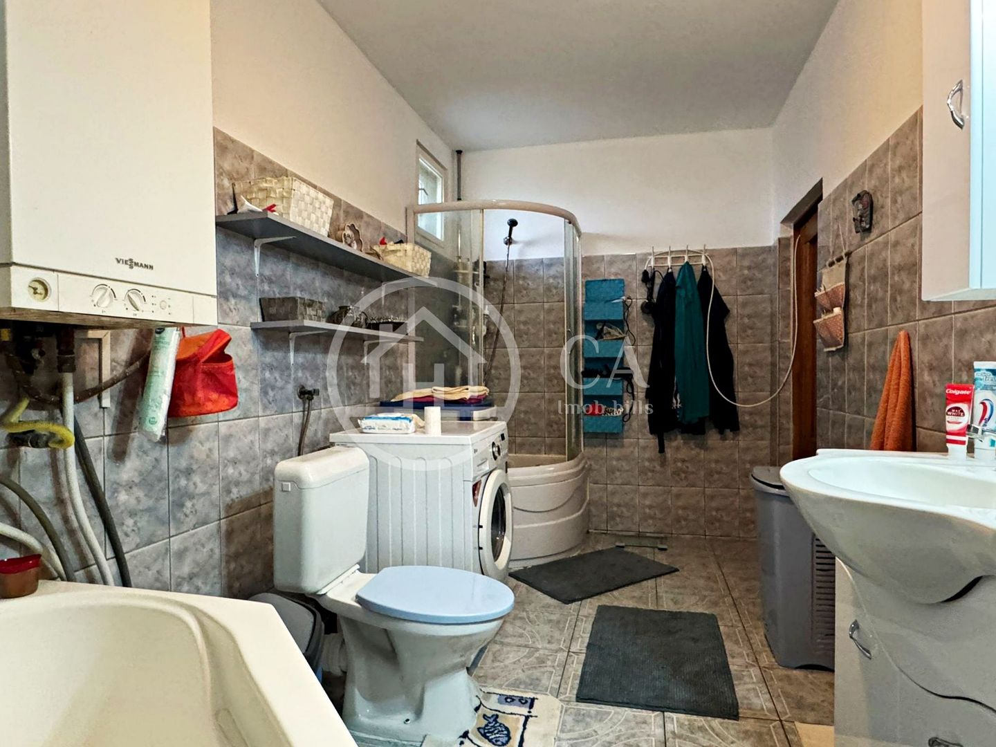 Casă de vânzare cu 4 camere si teren de 1000 mp in Salard, Bihor - Poză 18