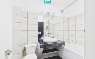 Apartament cu 3 camere si curte in Alfa - Poză 5