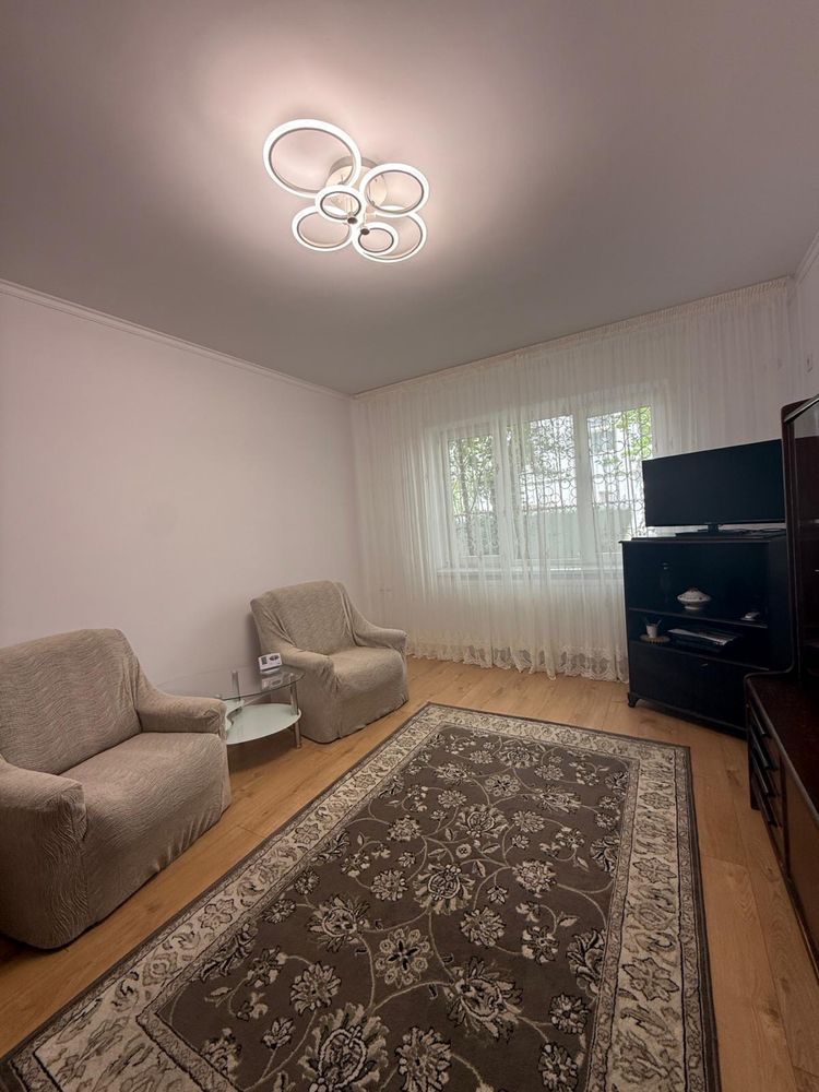 Închiriere Apartament cu 3 camere Titan Ozana, prima inchiriere - Poză 1