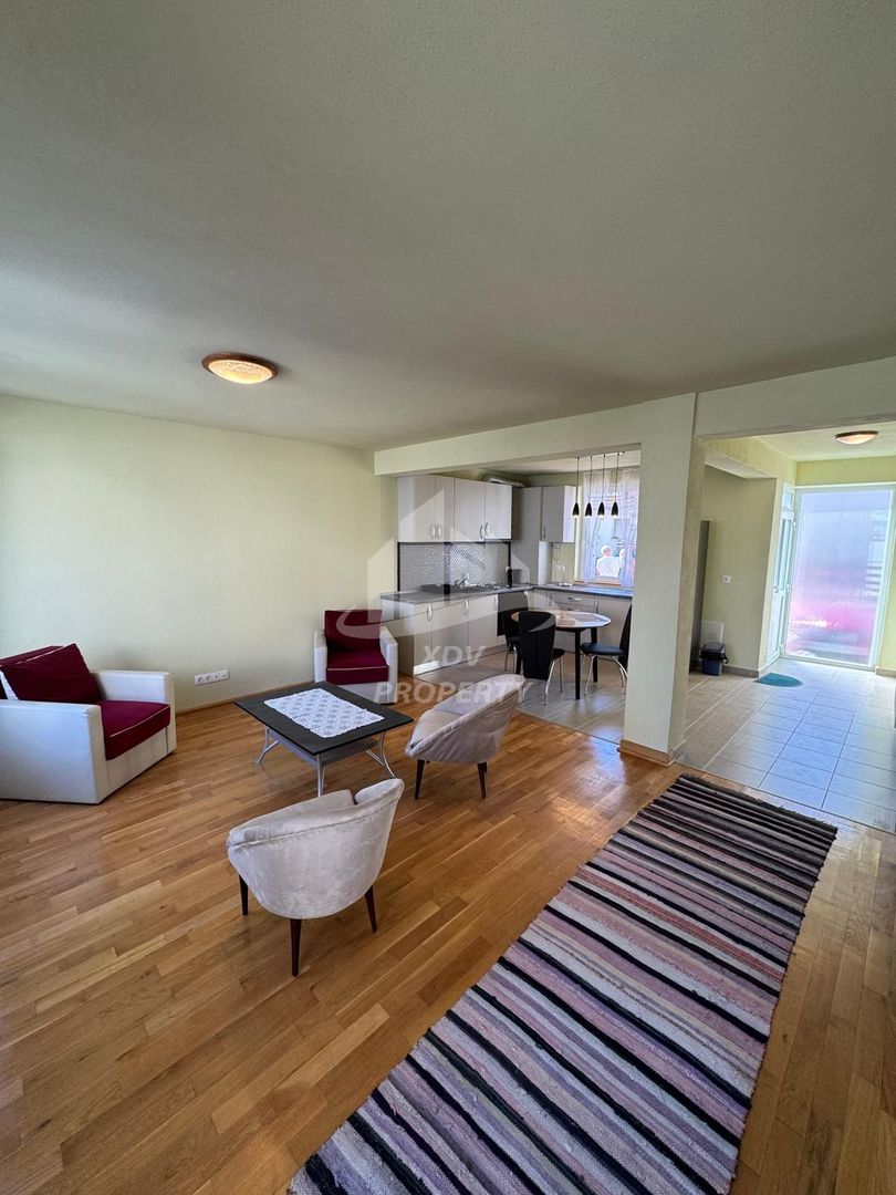 Casa tip duplex , prima inchiriere , 4 camere, 2 bai - Poză 3