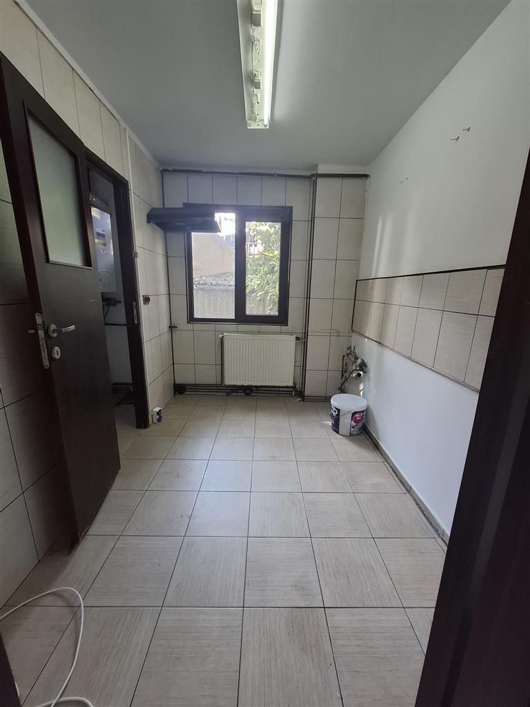 Favorit-Gh Lazar 3 camere parter cu centrala proprie - Poză 9