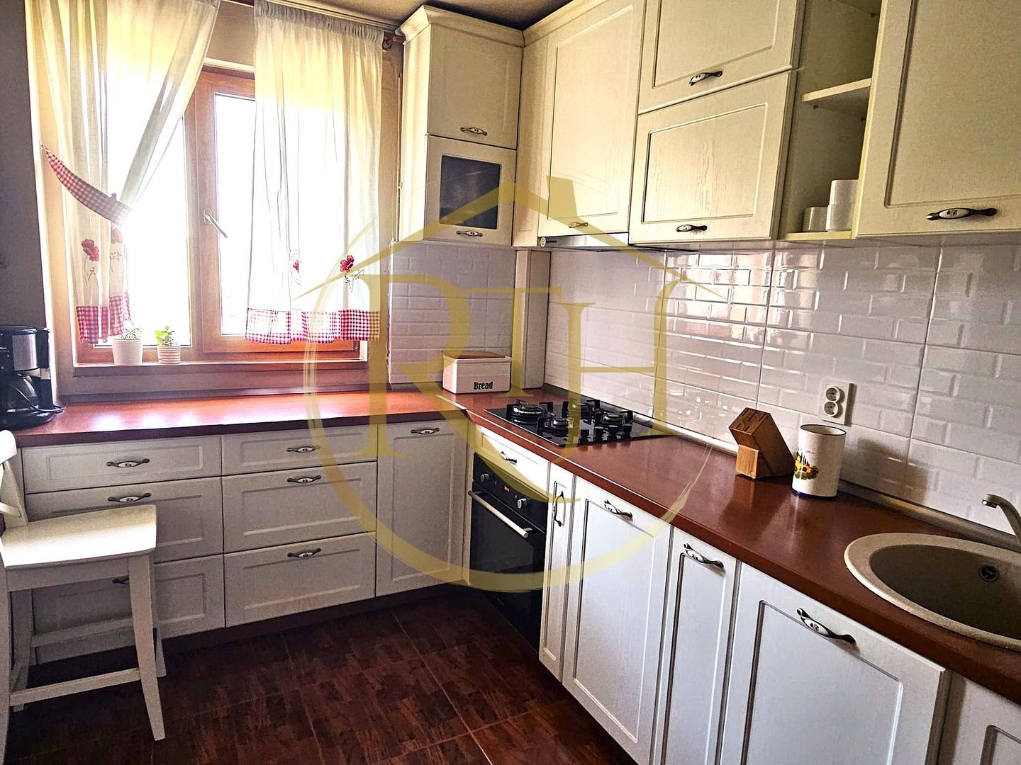 Oferim spre închiriere apartament cu 3 camre în zona cenrală - Nokia - Poză 11