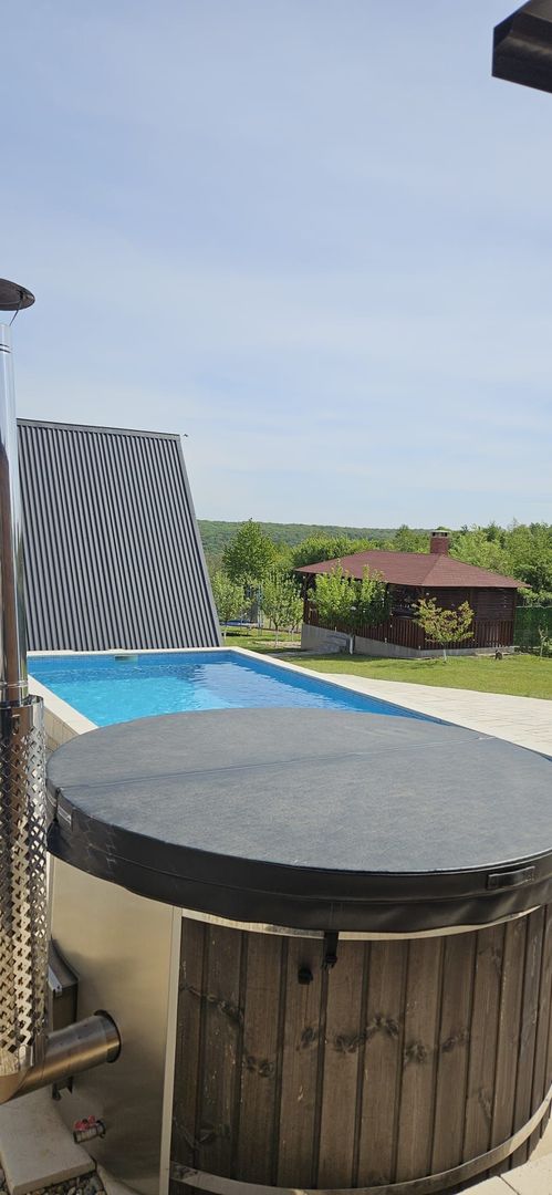 Complex din casa noua si 3 cabane, piscina încalzita 6600 mp teren - Poză 4