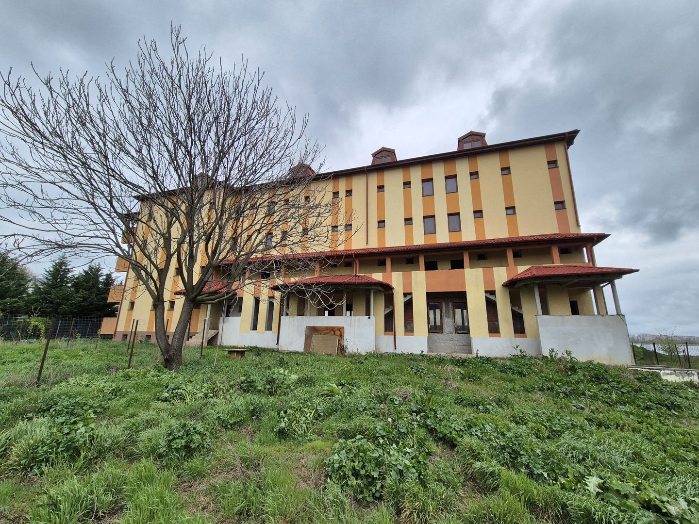 Cladire  S+P+3+M - 1762,18 mp + teren 1608 mp - Lacul Morii - Poză 3