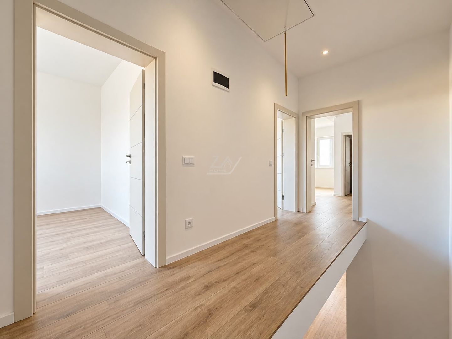 COMISION 0! Duplex finalizat cu 5 camere si 3 bai. Panouri solare. - Poză 9